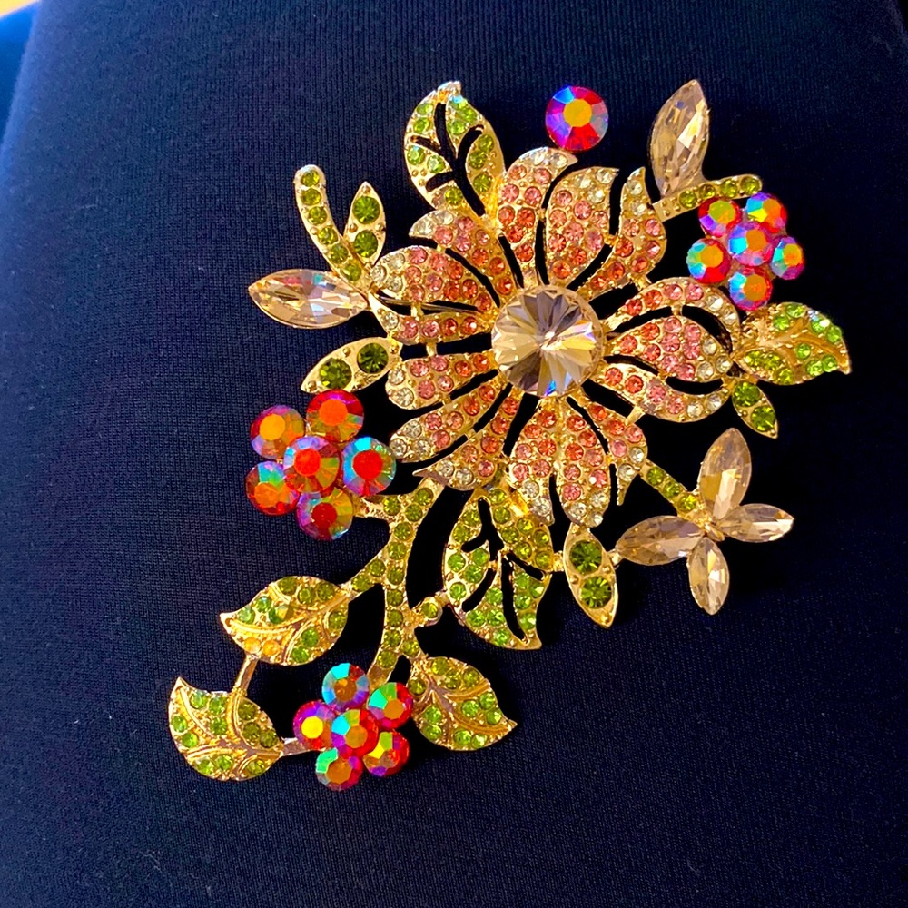 Flower brooch